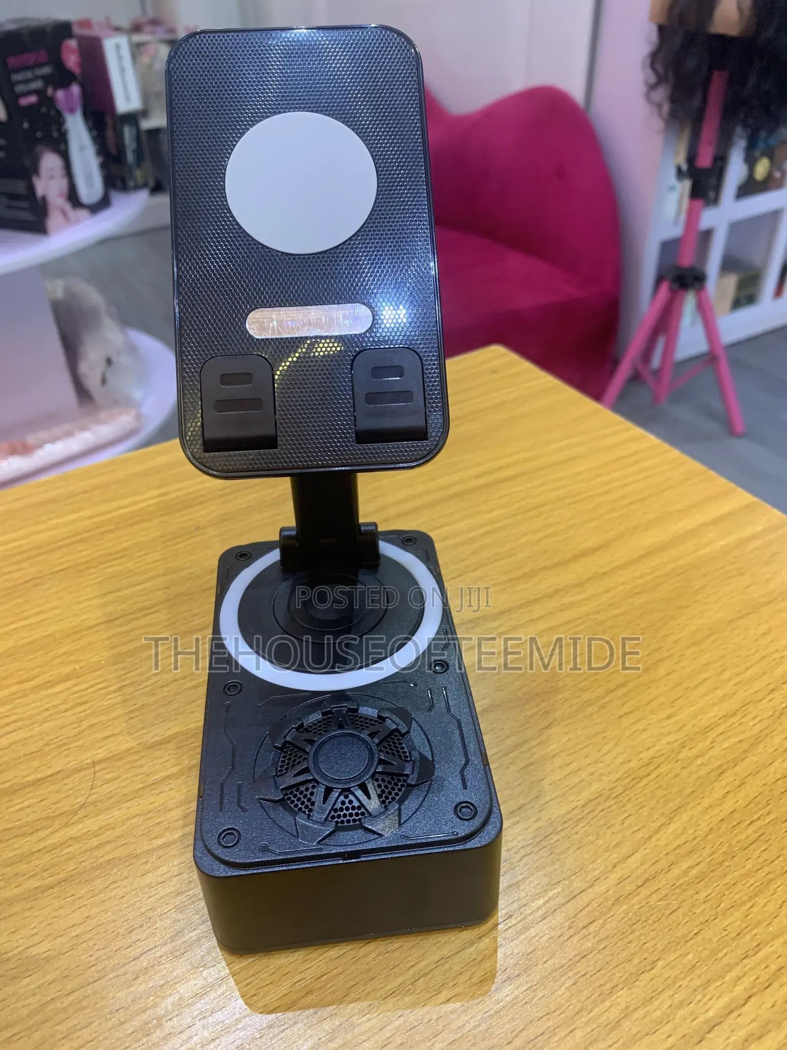 Wireless Speaker With a Phone Stand