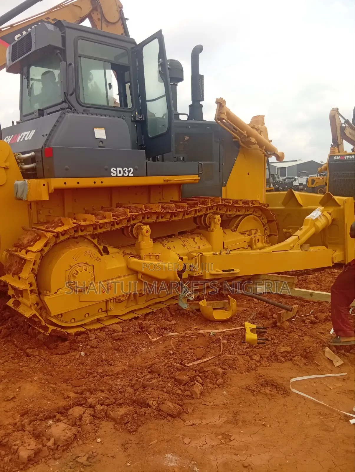 Shantui SD32 Bulldozer (D8 Equivalent) Manual, Cummins Engine