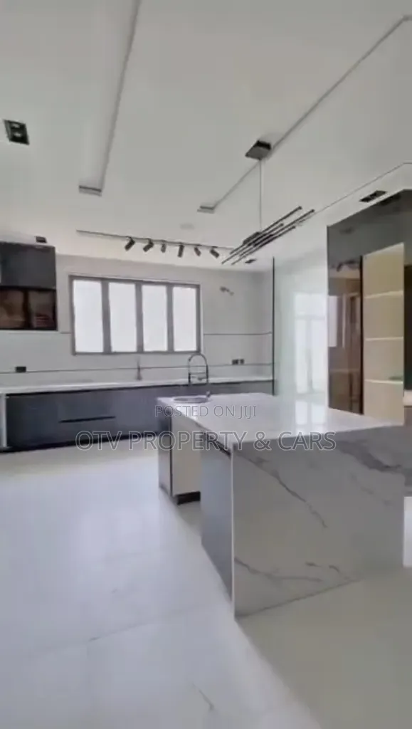 5bdrm Duplex in Ikate for sale