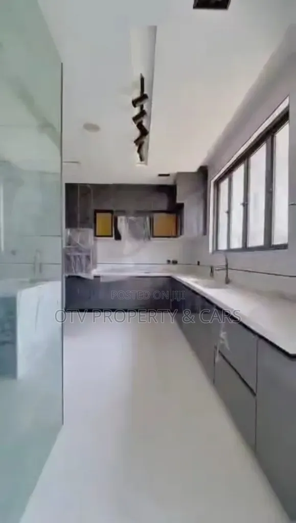 5bdrm Duplex in Ikate for sale