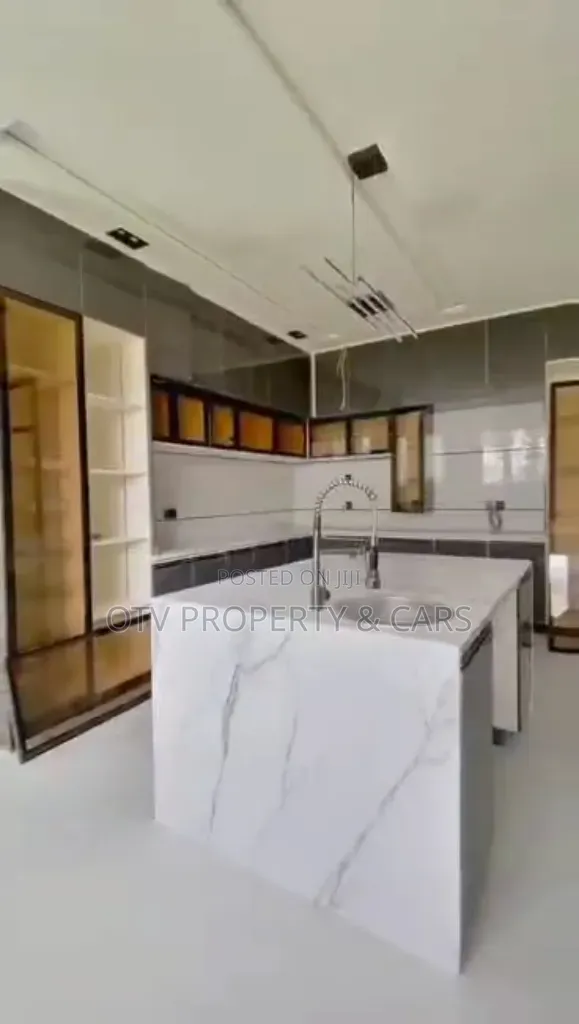 5bdrm Duplex in Ikate for sale