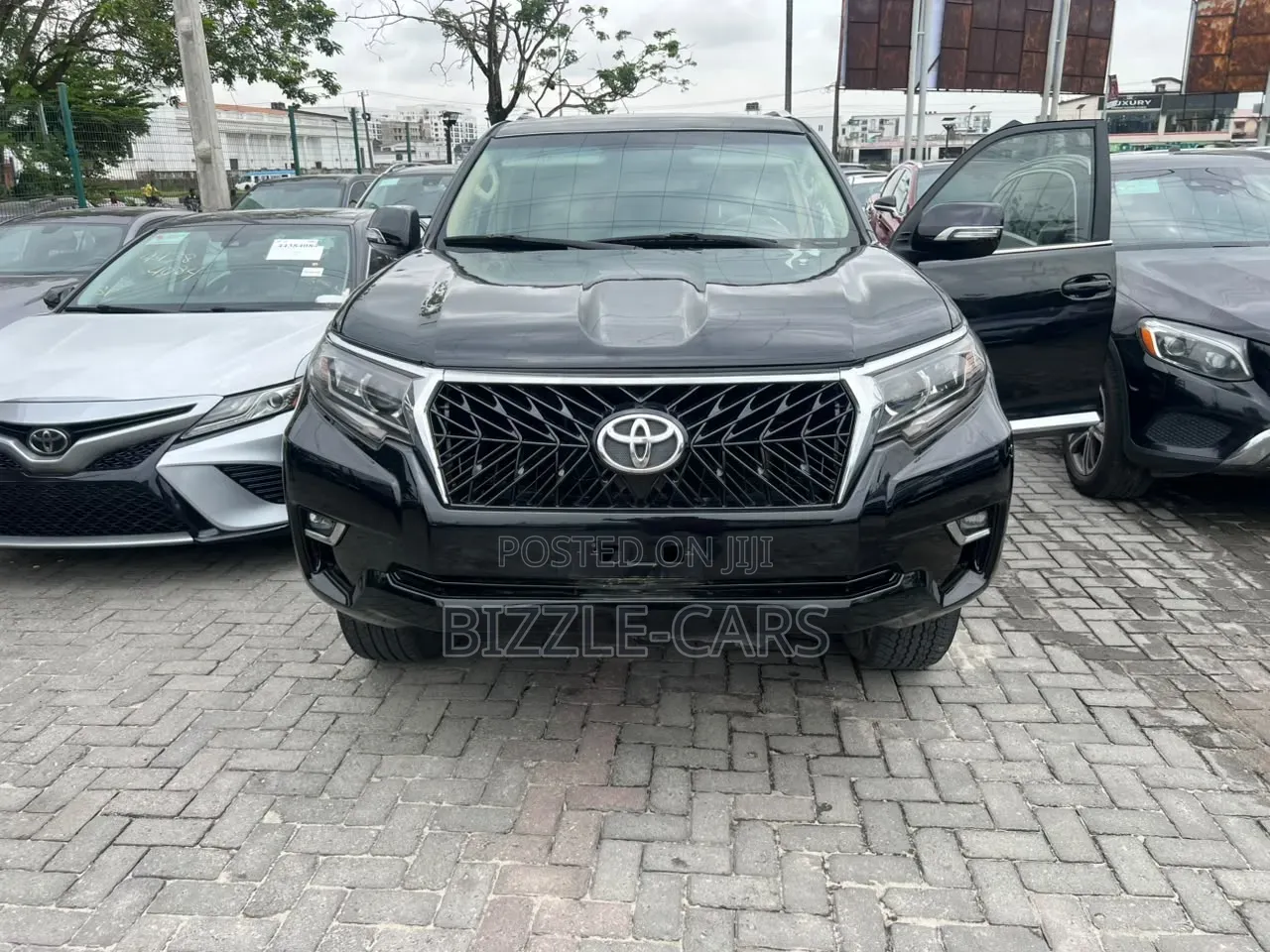 Toyota Land Cruiser Prado 2016 Black