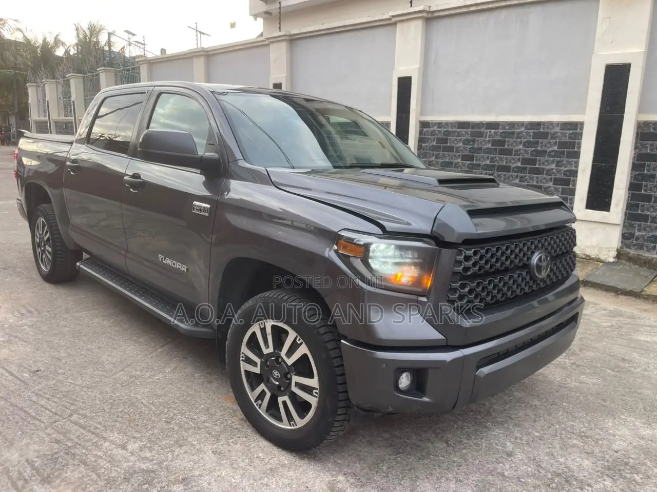 Toyota Tundra 2022 Gray
