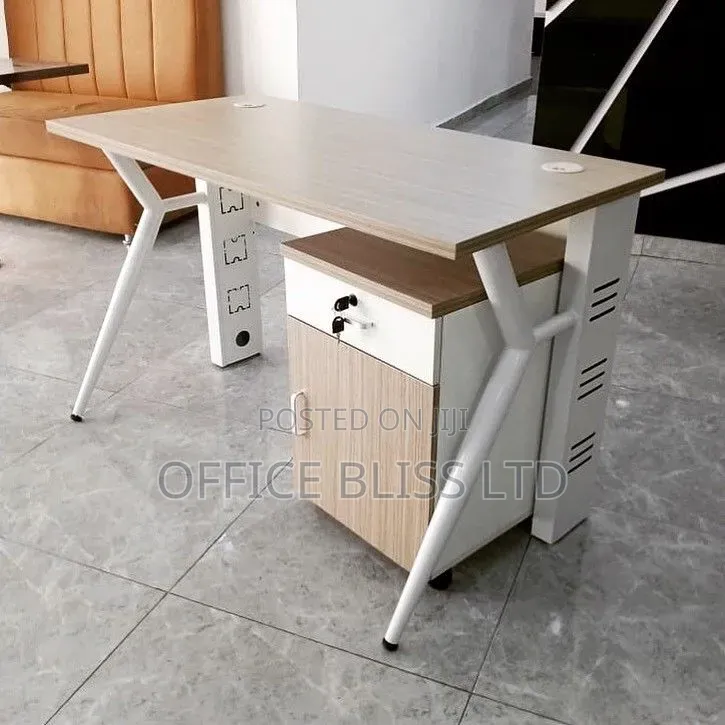 Simple Glossy Office Table 120cm Executive Office Chair