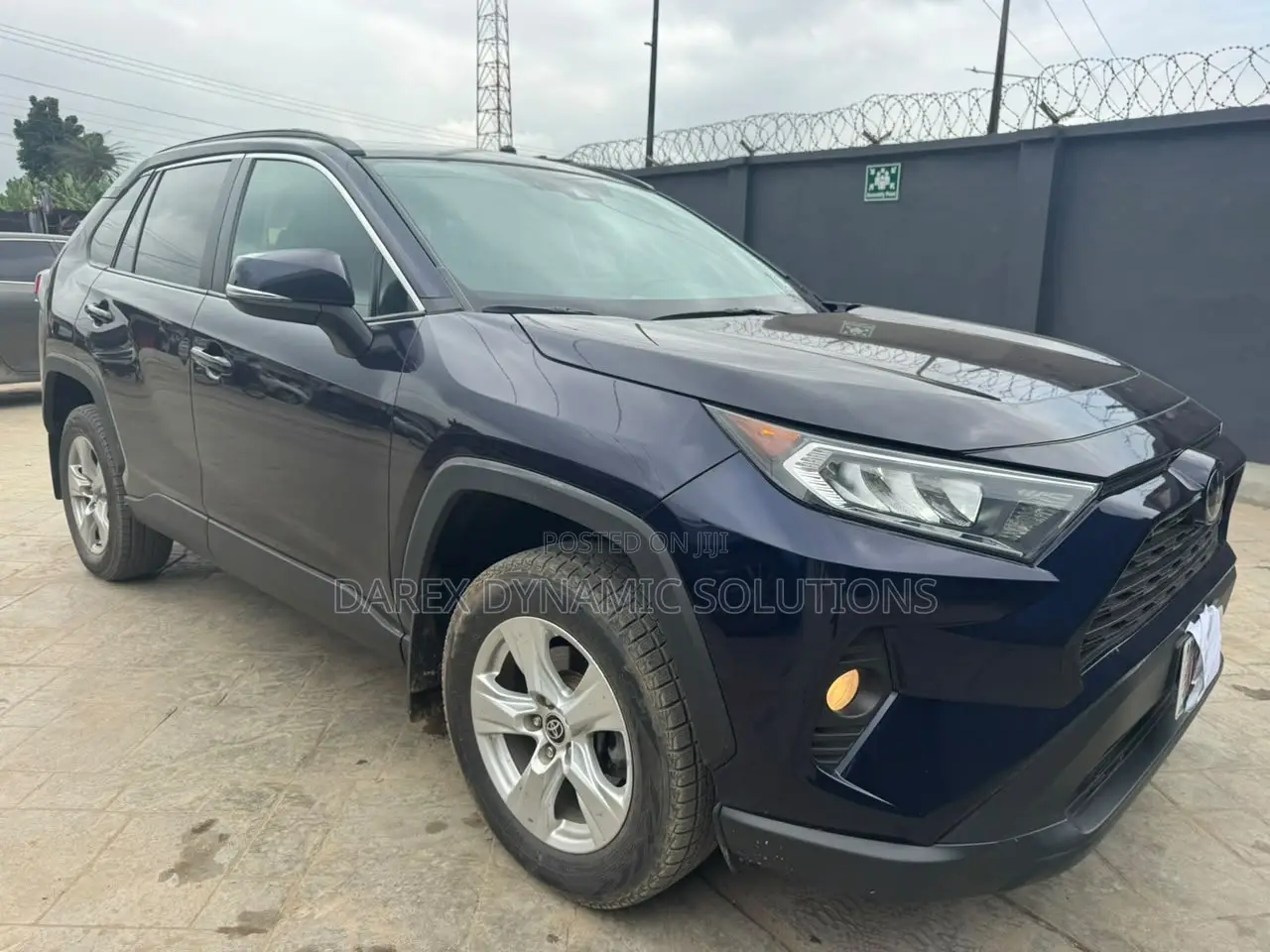 Toyota RAV4 XLE AWD 2020 Blue