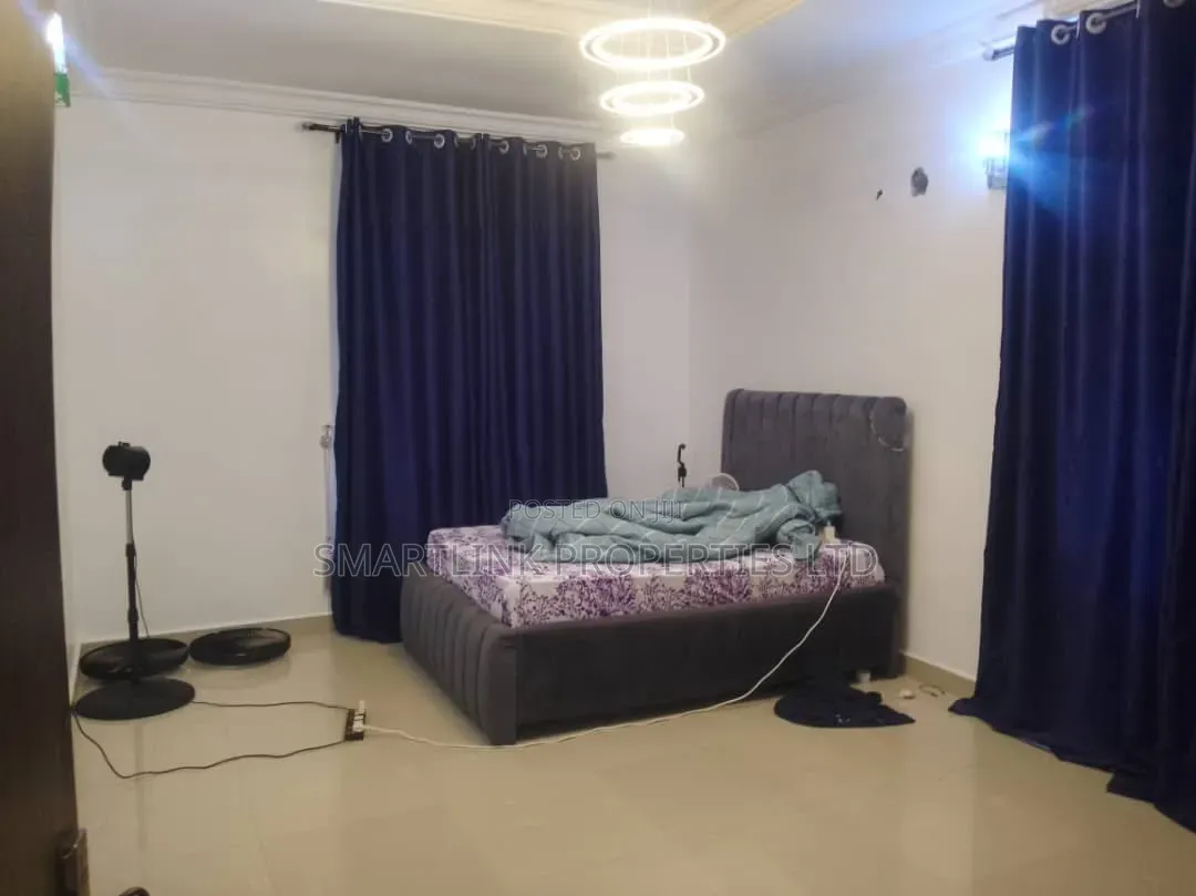 1bdrm Apartment in Gwarinpa Estate,, Life Camp for rent