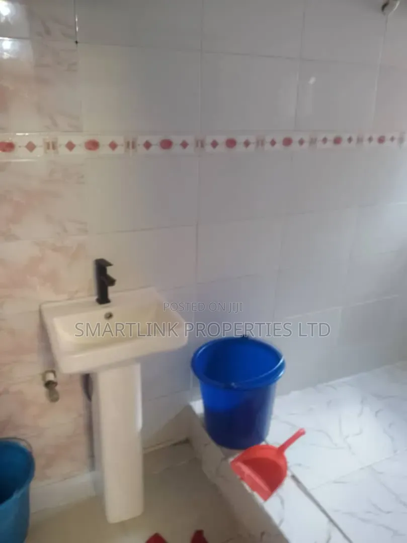 1bdrm Apartment in Gwarinpa Estate,, Life Camp for rent