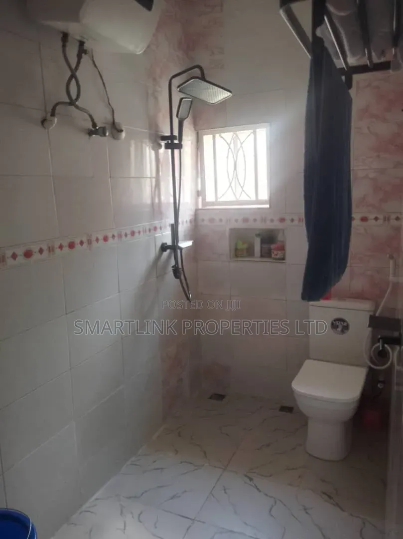 1bdrm Apartment in Gwarinpa Estate,, Life Camp for rent
