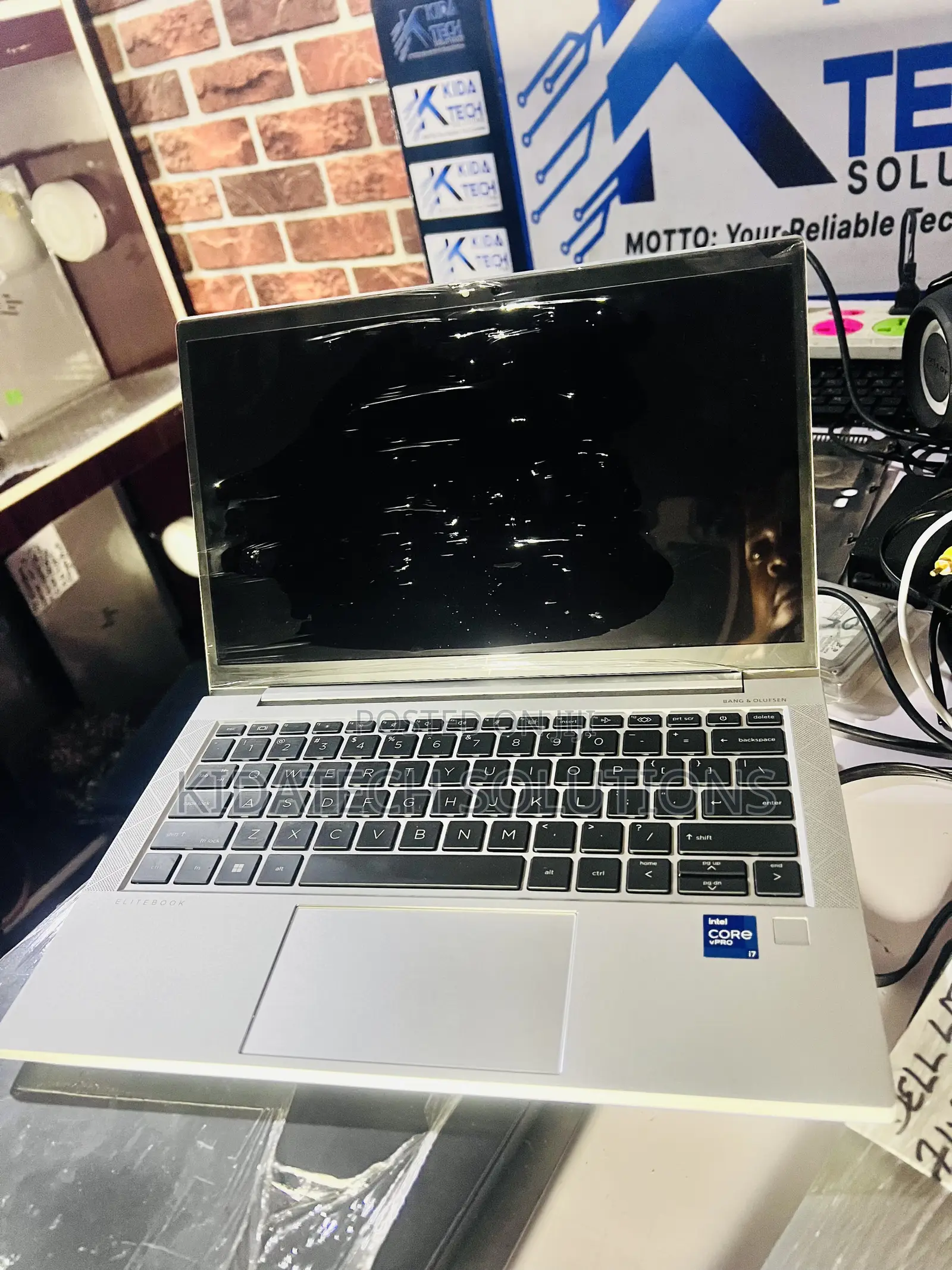 Laptop HP EliteBook 830 G8 16GB Intel Core i7 SSD 512GB