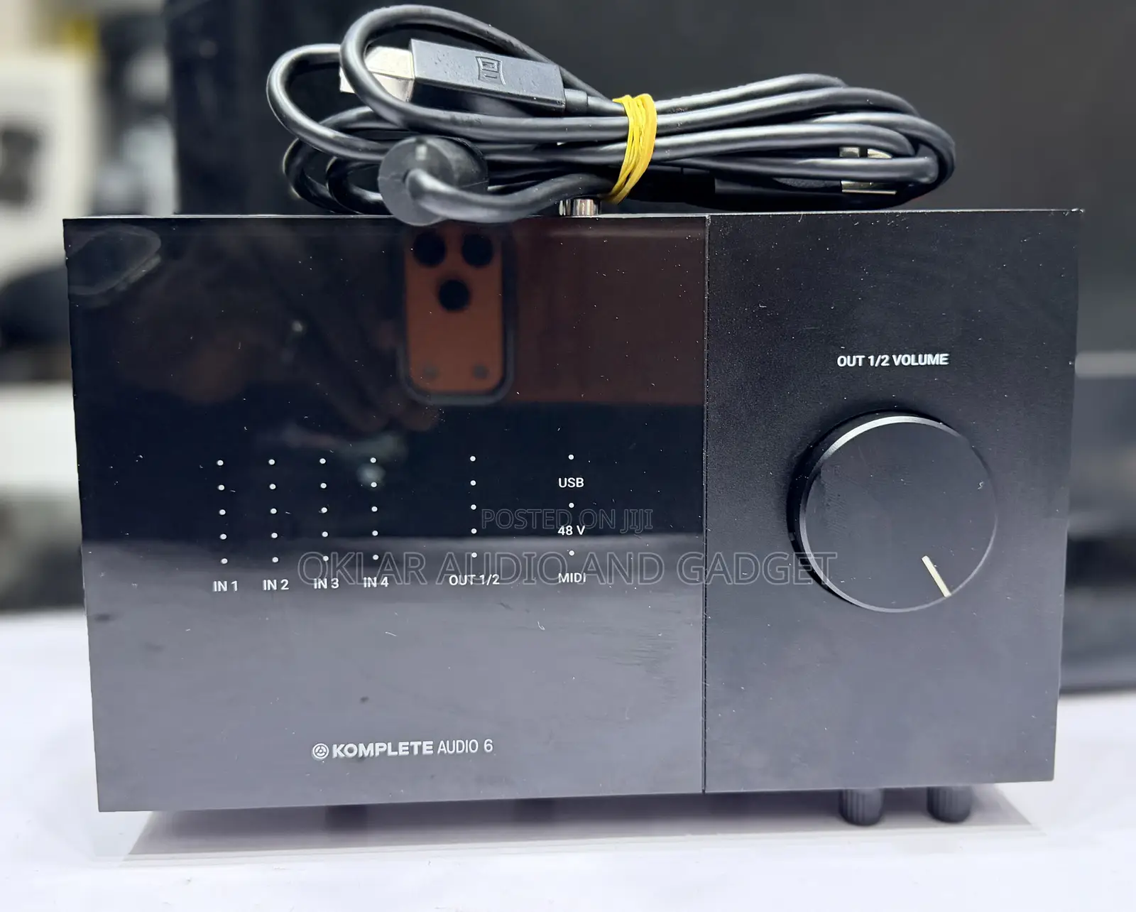 Native Instrument Komplete Audio 6 Audio Interface ( 6 in 6 Out)