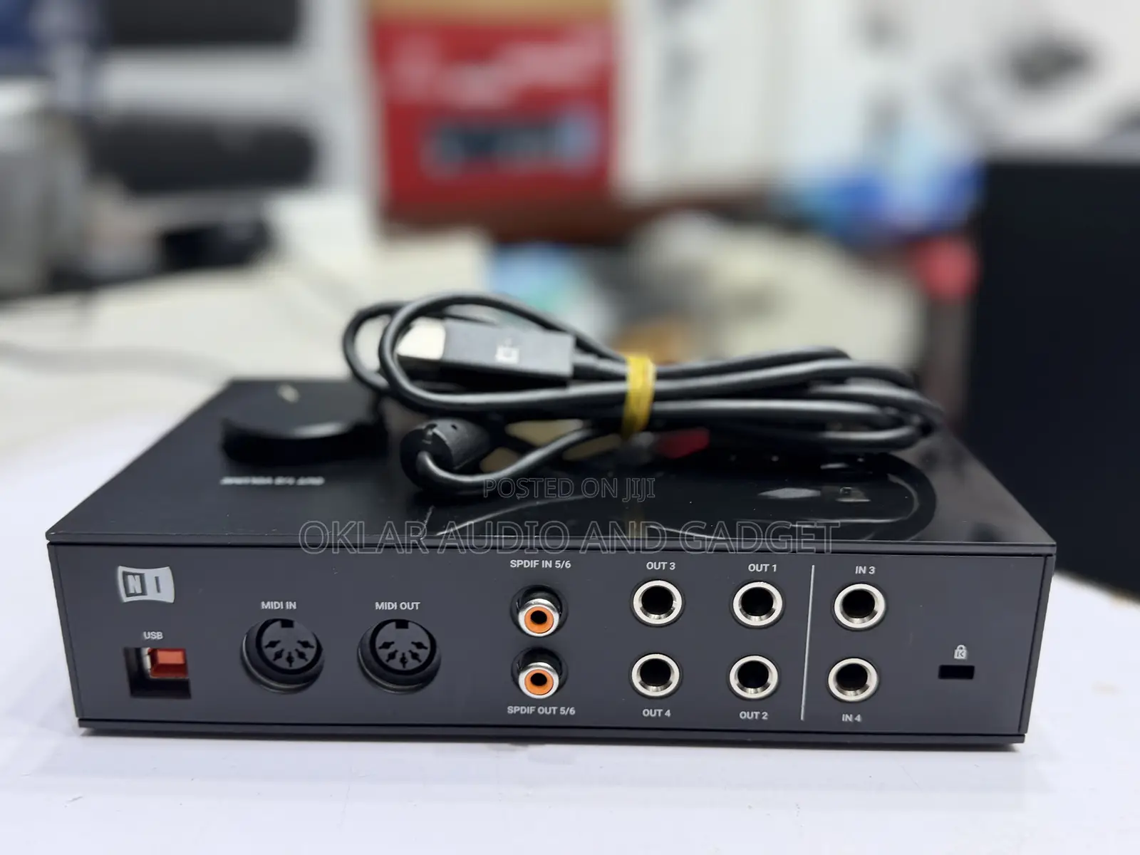 Native Instrument Komplete Audio 6 Audio Interface ( 6 in 6 Out)