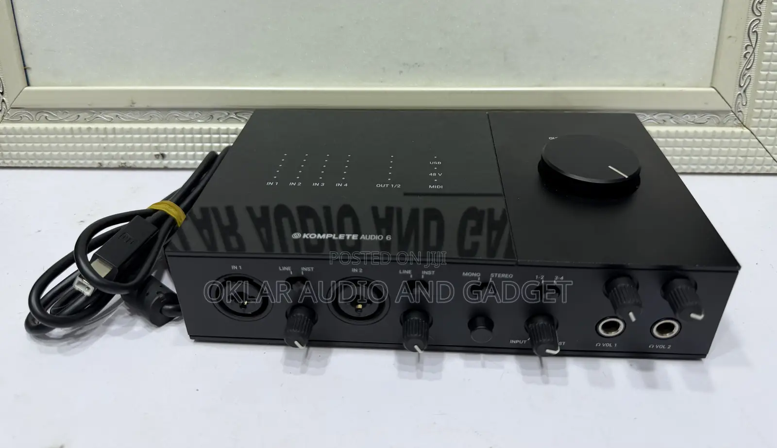 Native Instrument Komplete Audio 6 Audio Interface ( 6 in 6 Out)