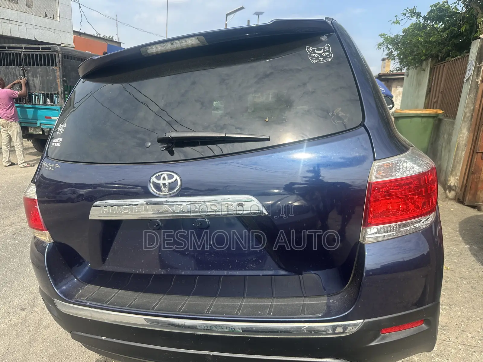 Toyota Highlander SE 2011 Blue