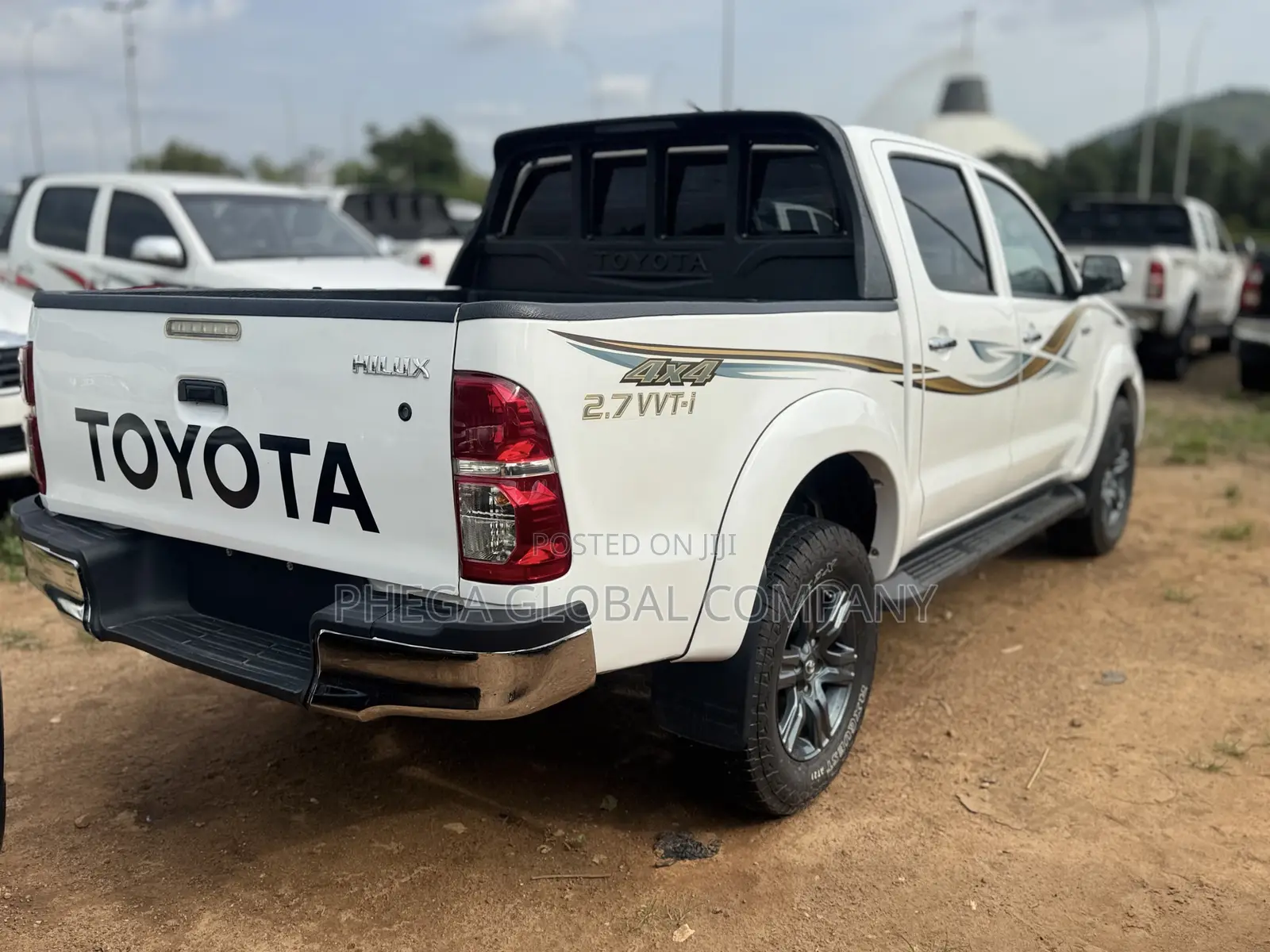 Toyota Hilux SR 4x4 2015 White