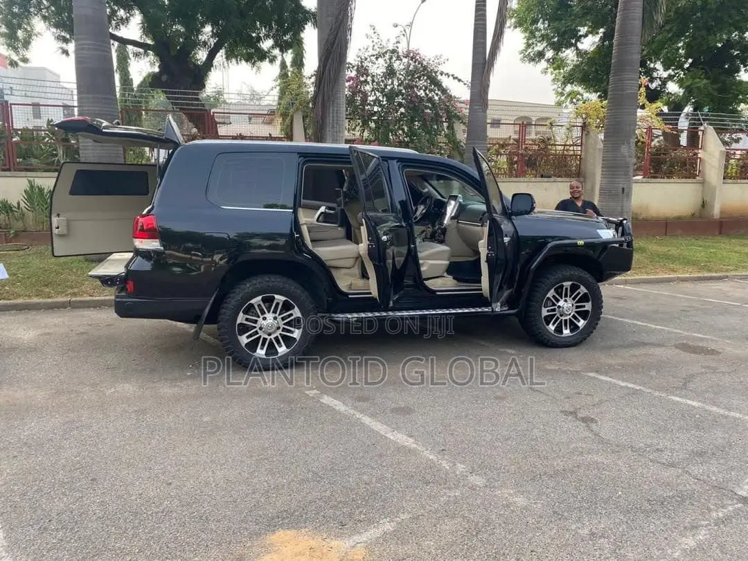 New Toyota Land Cruiser 2023 Black