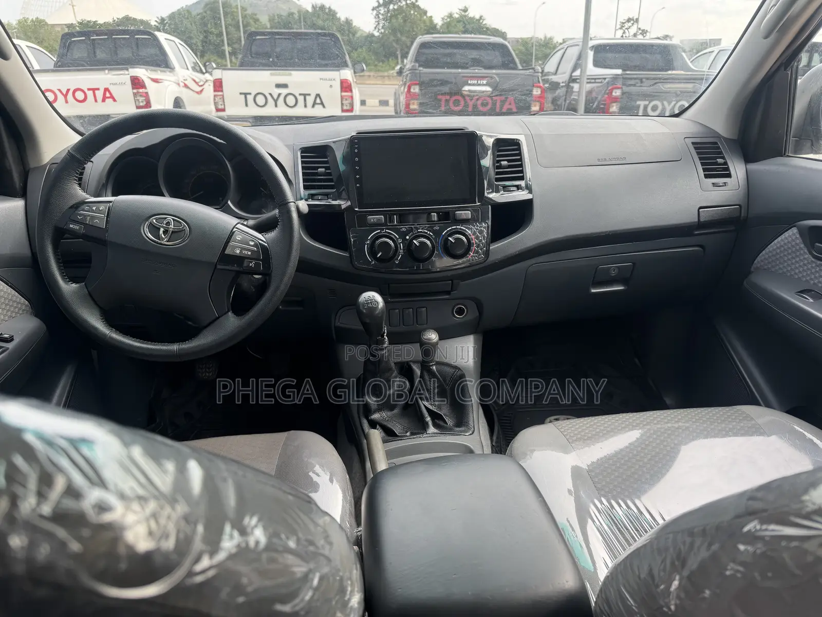 Toyota Hilux SR 4x4 2015 White