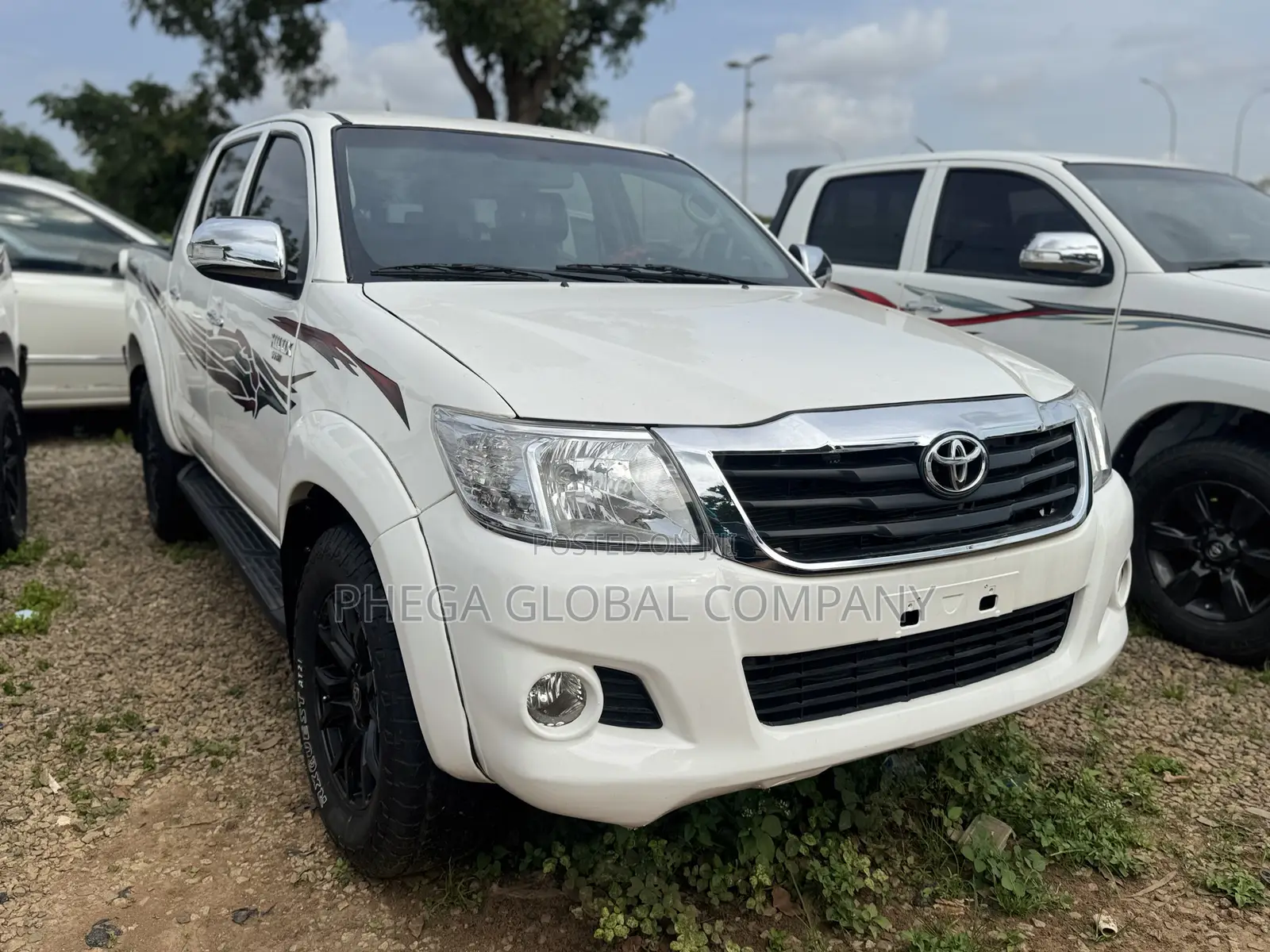 Toyota Hilux SR 2014 White