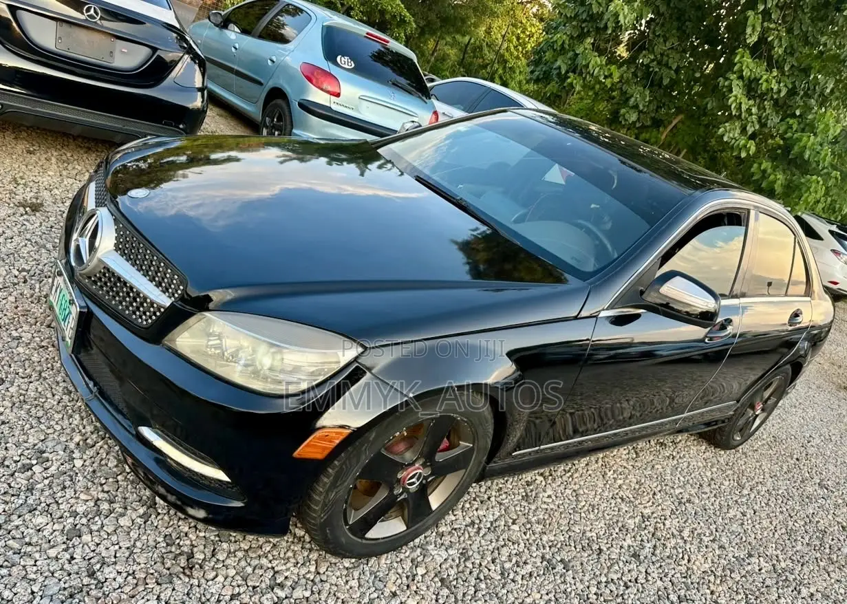 Mercedes-Benz C300 Luxury Sedan AWD (3.0L 6cyl 7A) 2008 Black