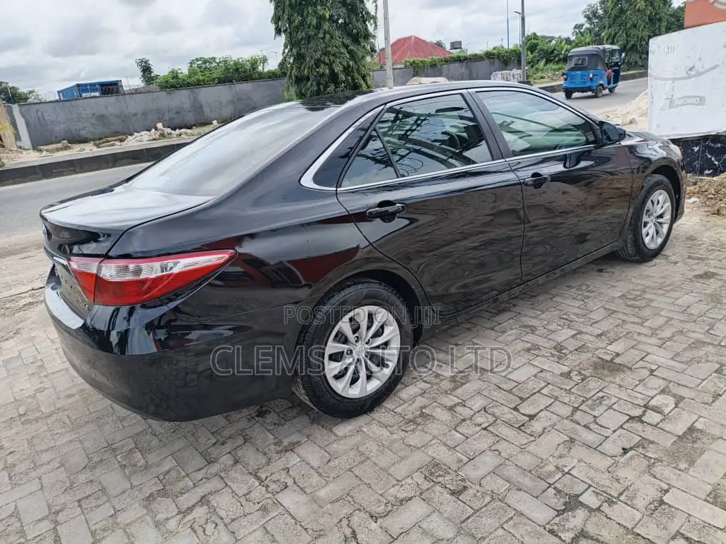 Toyota Camry 2016 Black