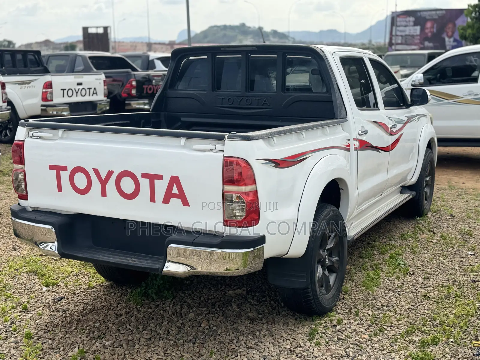 Toyota Hilux 2013 White