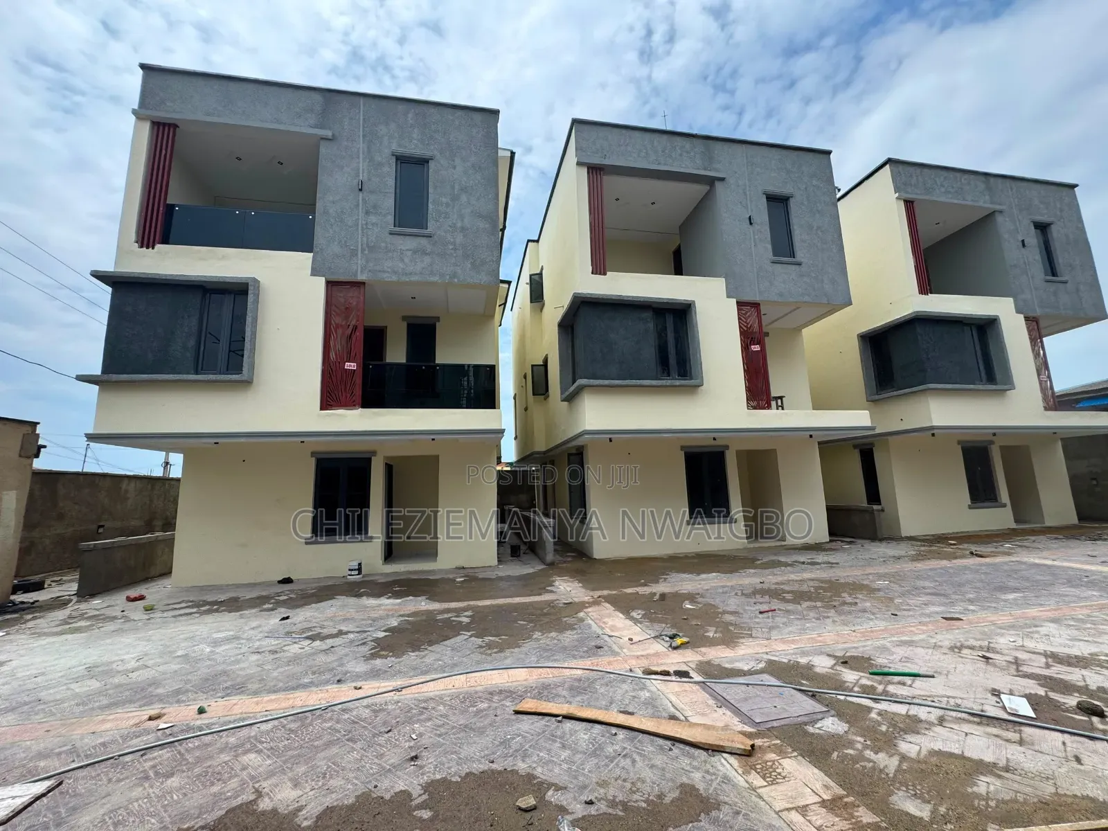 4bdrm Duplex in Wempco Road for sale