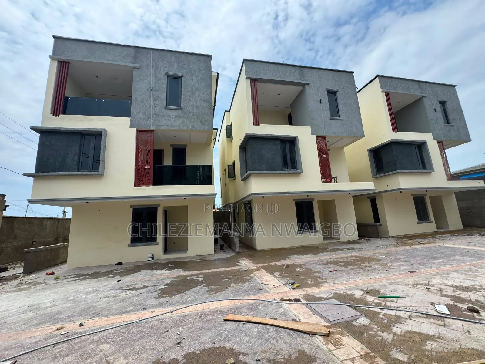 4bdrm Duplex in Wempco Road for sale