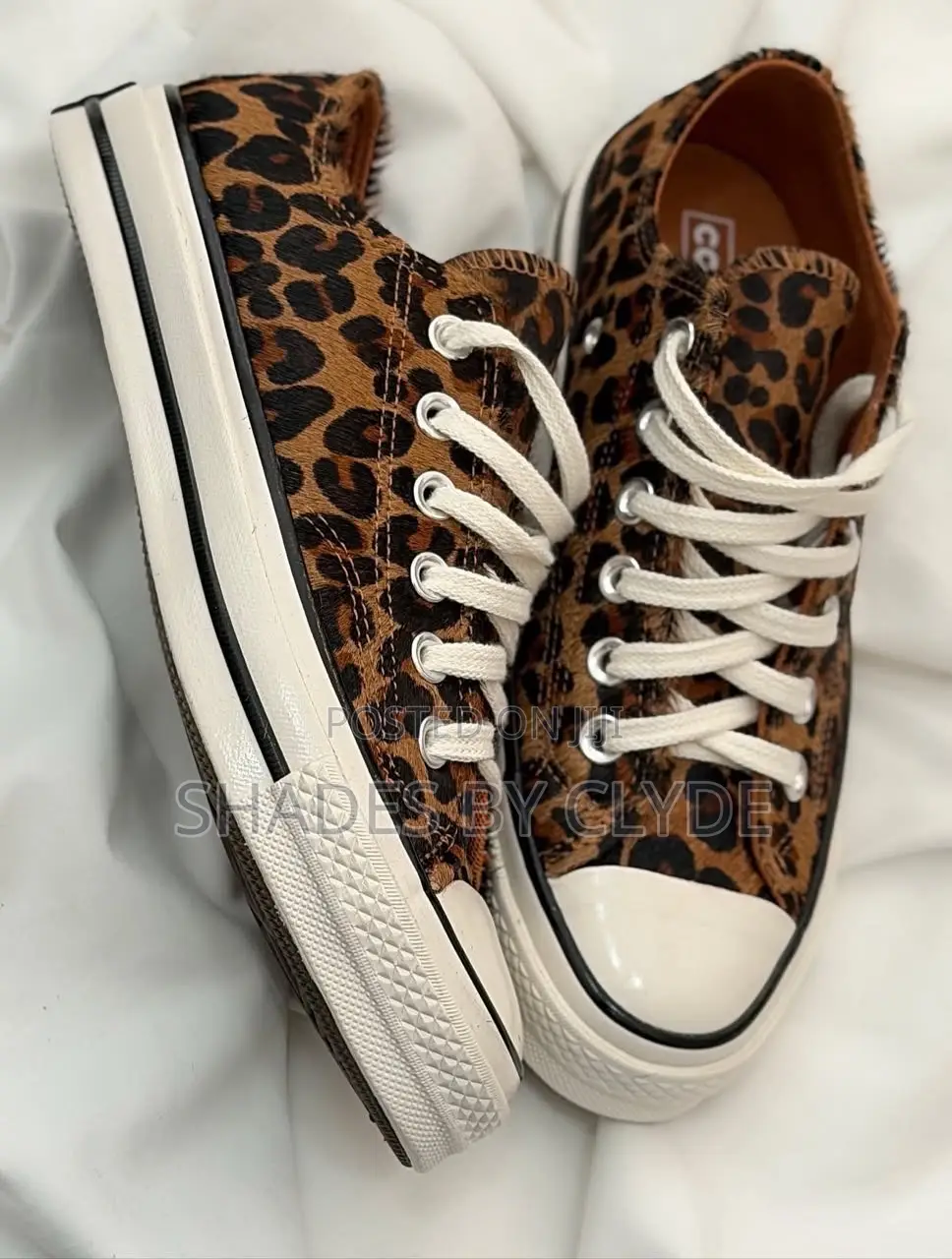 Stylish Vans Sneakers - Brand New Diverse Collection!**