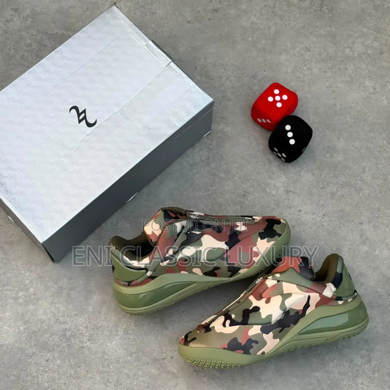 High Demand Luxury Men's Sneakers Converse Best Quality Well Branded