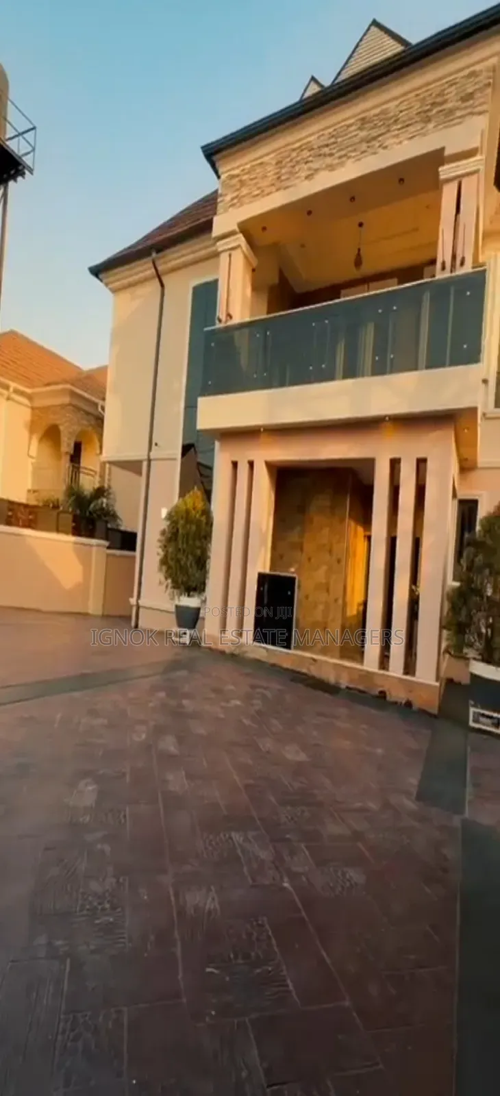 Furnished 5bdrm Duplex in Apo Resettlement for sale
