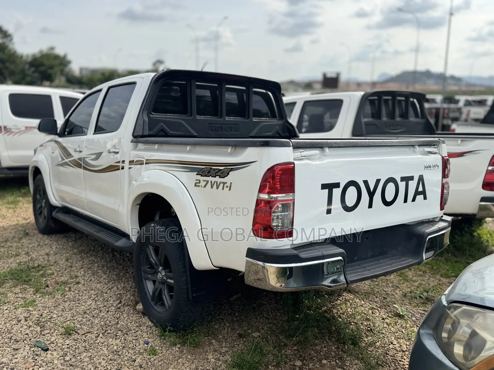 Toyota Hilux 2013 White
