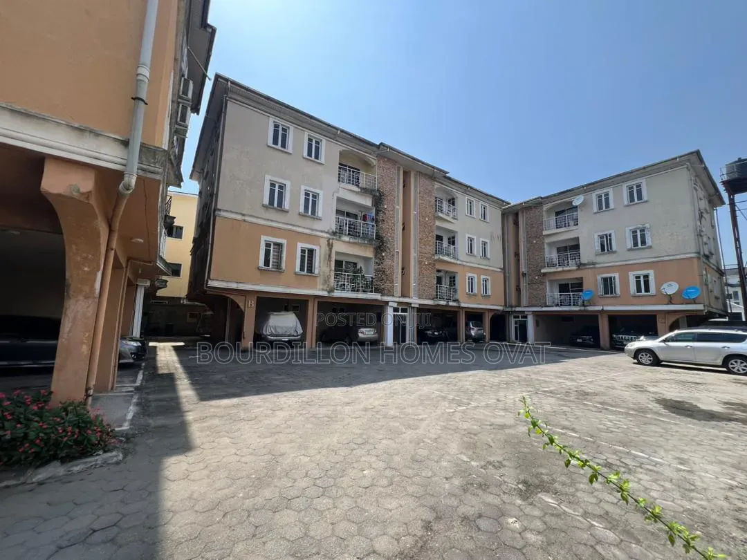 3bdrm Apartment in Victoria Island for sale