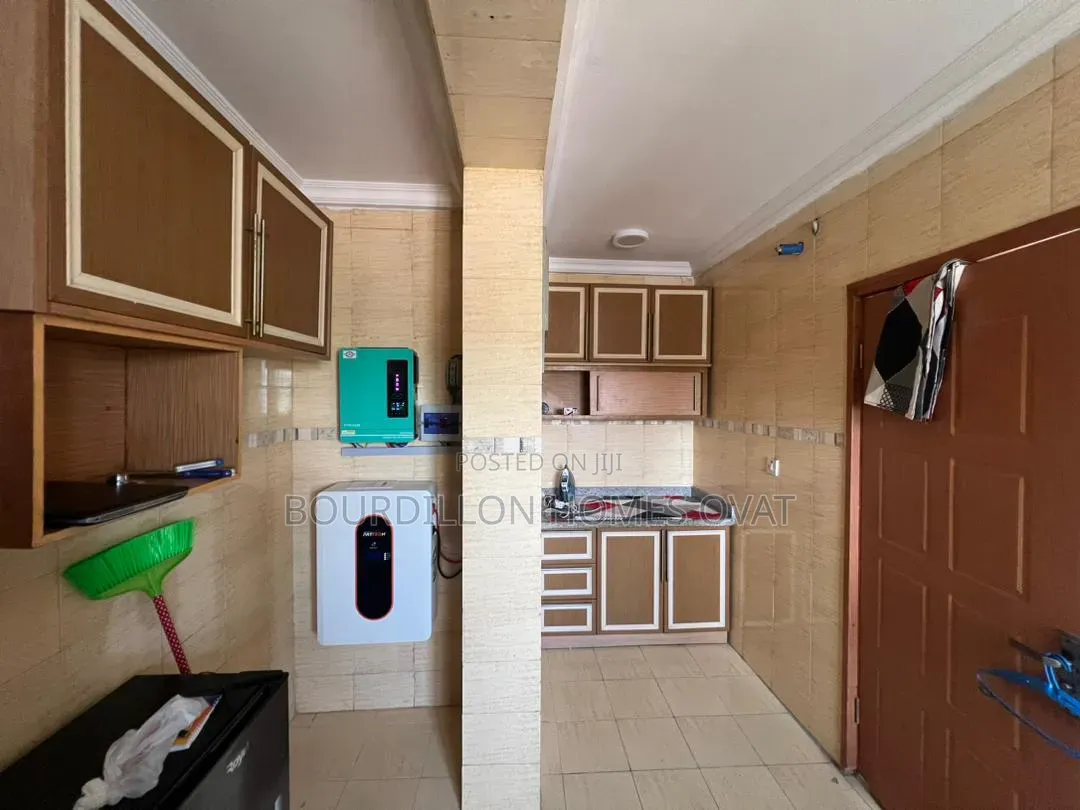 3bdrm Apartment in Victoria Island for sale
