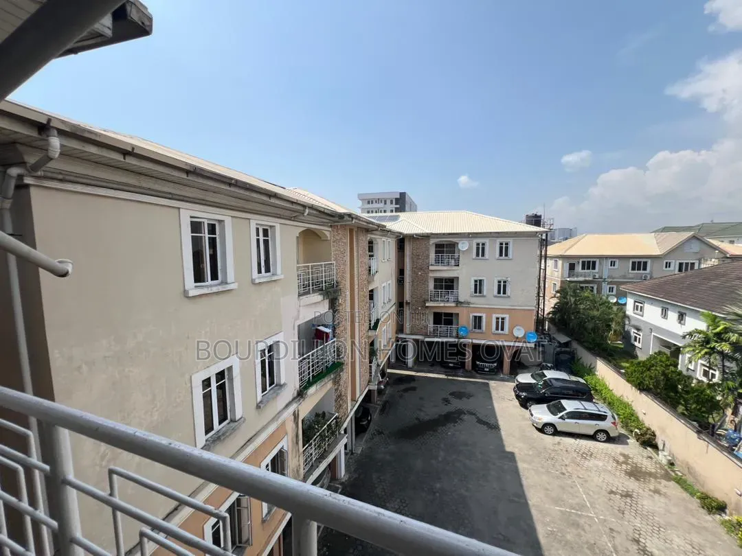 3bdrm Apartment in Victoria Island for sale