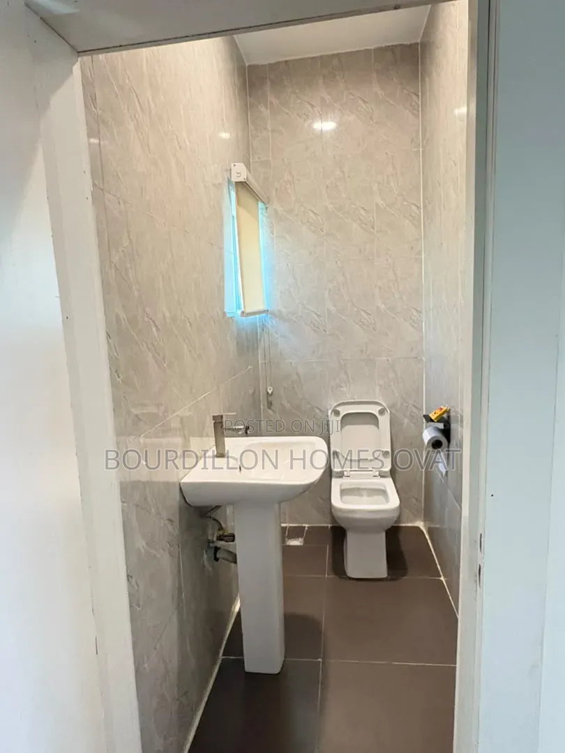 2bdrm Mansion in Osapa London Lekki for sale