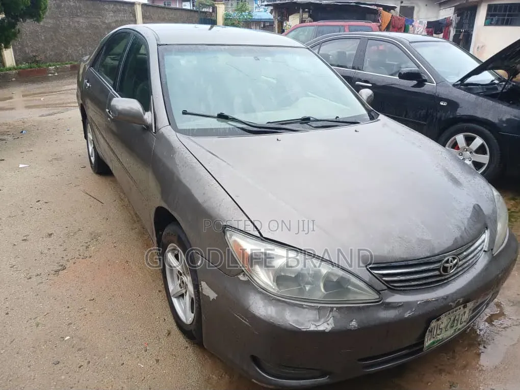 Toyota Camry STD 4dr Sedan (2.4L 4cyl 5M) 2004 Brown