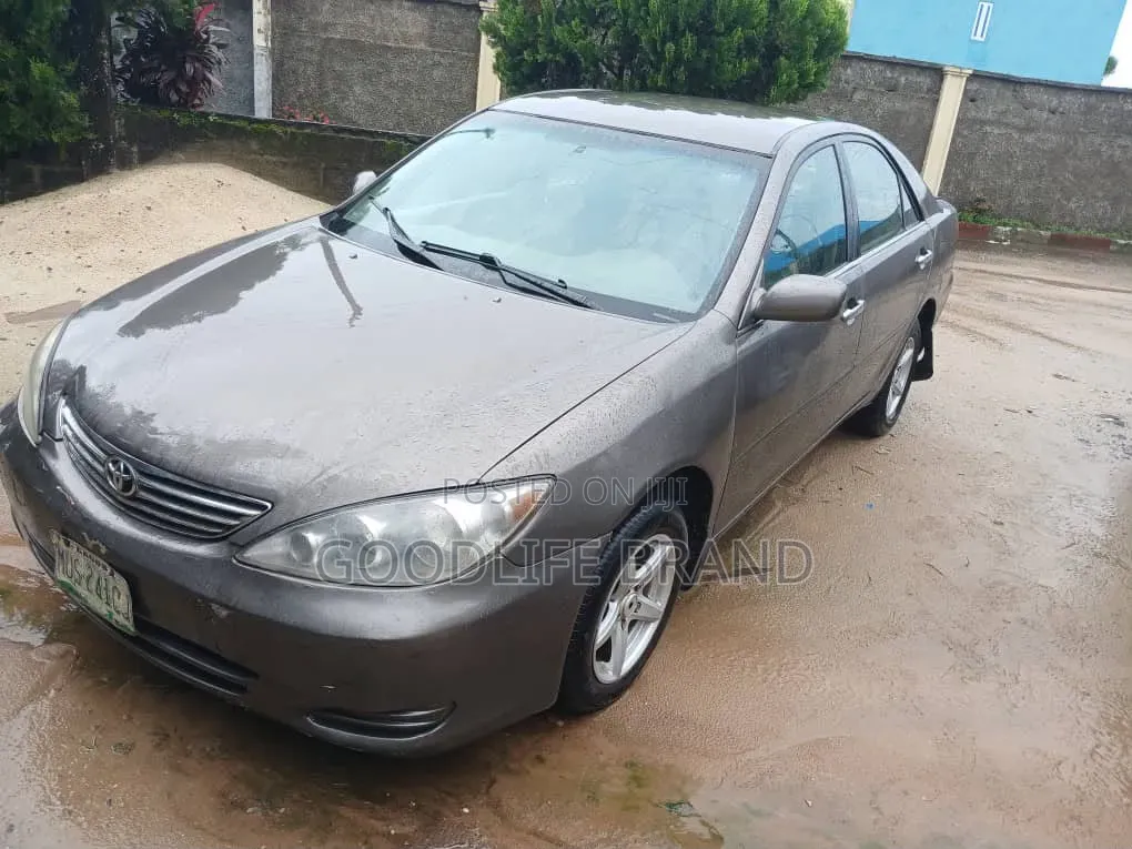 Toyota Camry STD 4dr Sedan (2.4L 4cyl 5M) 2004 Brown