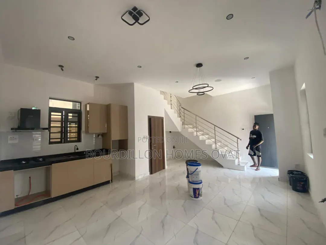 2bdrm Duplex in Ikate Lekki Lagos for rent