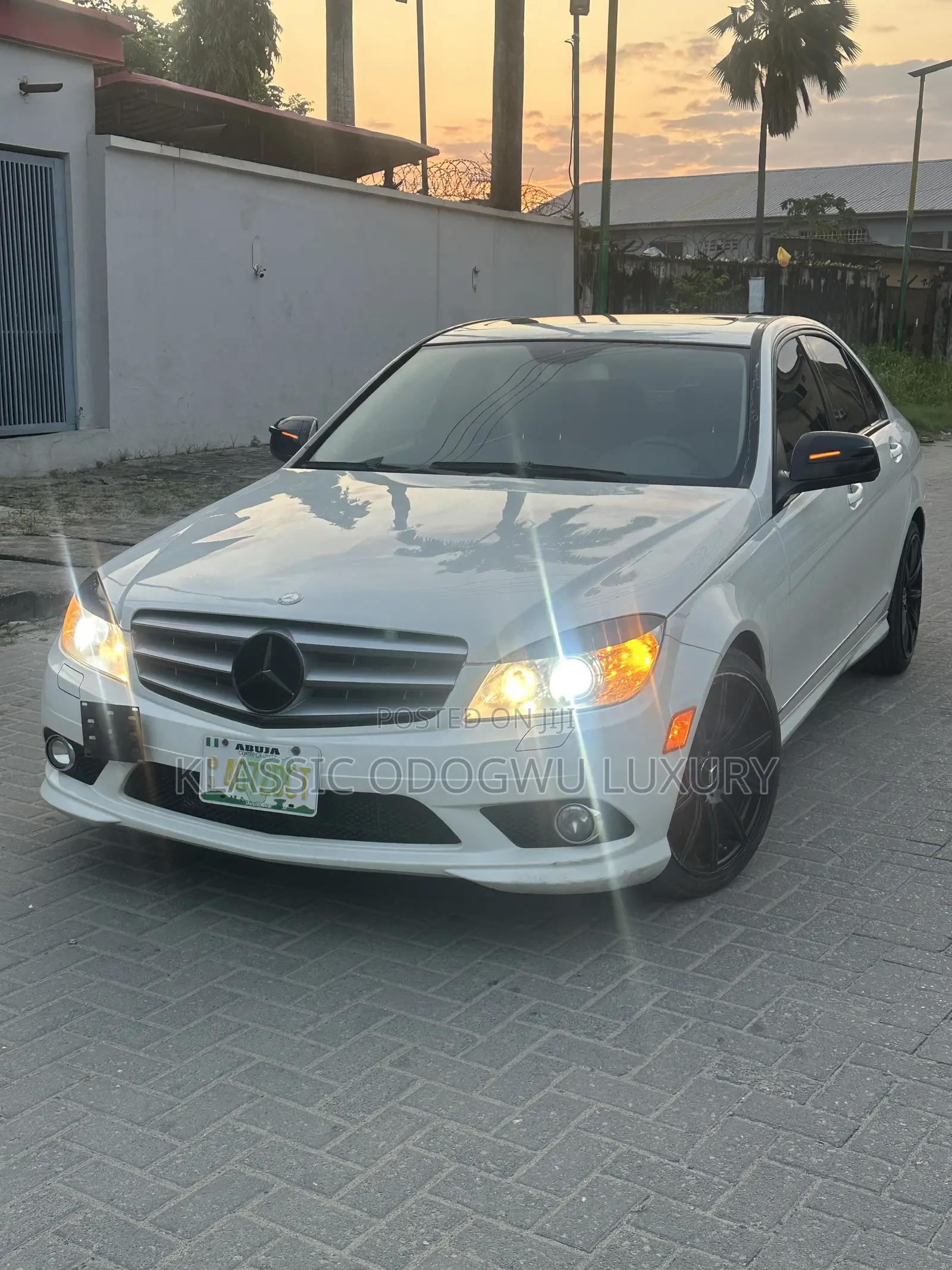Mercedes-Benz C300 Luxury Sedan AWD (3.0L 6cyl 7A) 2009 White