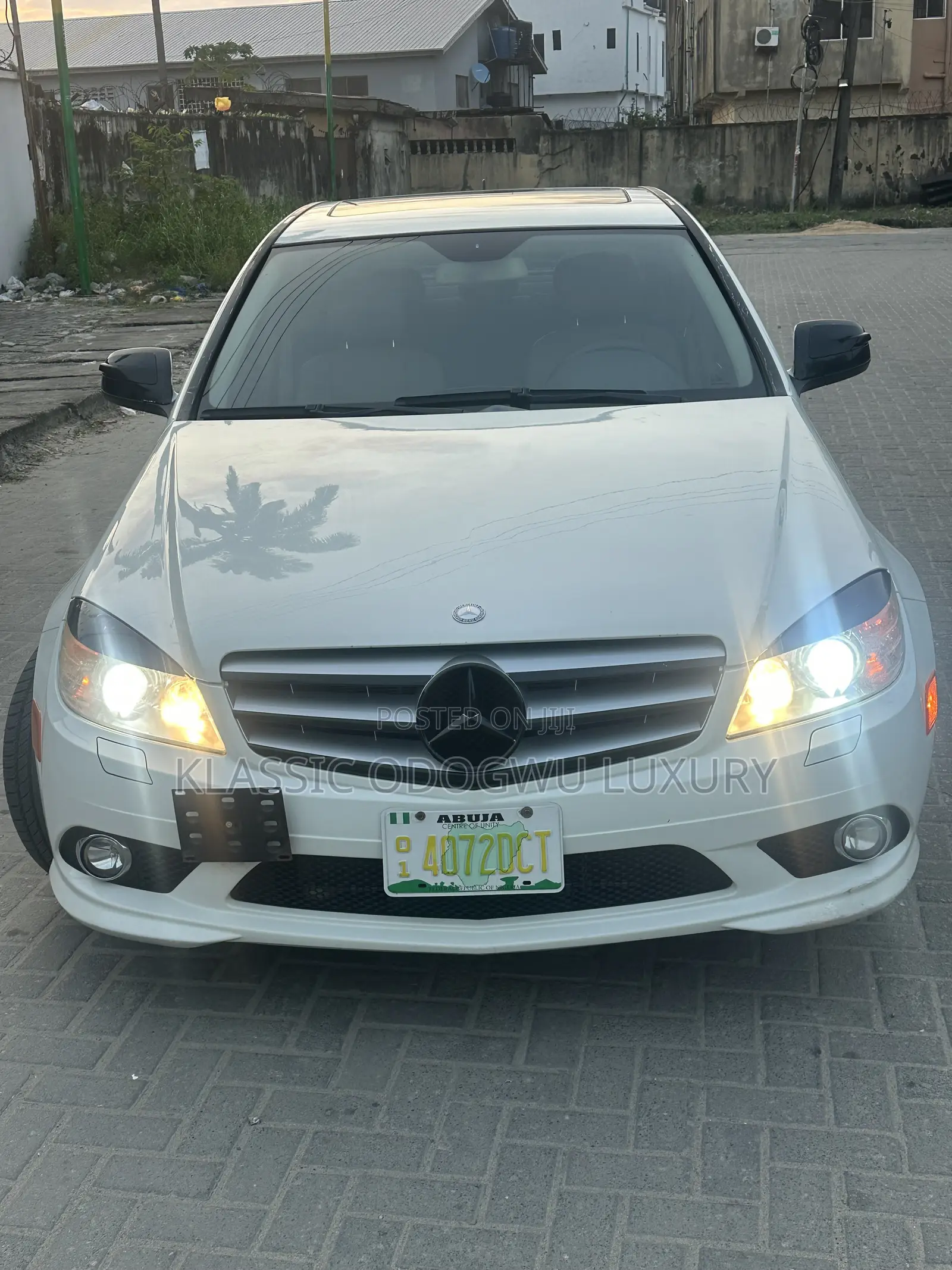 Mercedes-Benz C300 Luxury Sedan AWD (3.0L 6cyl 7A) 2009 White