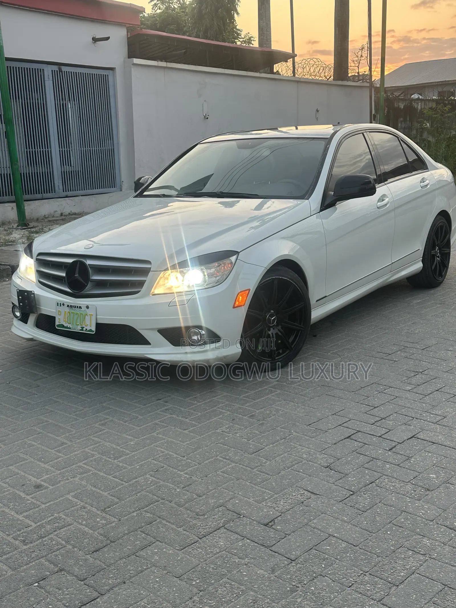 Mercedes-Benz C300 Luxury Sedan AWD (3.0L 6cyl 7A) 2009 White