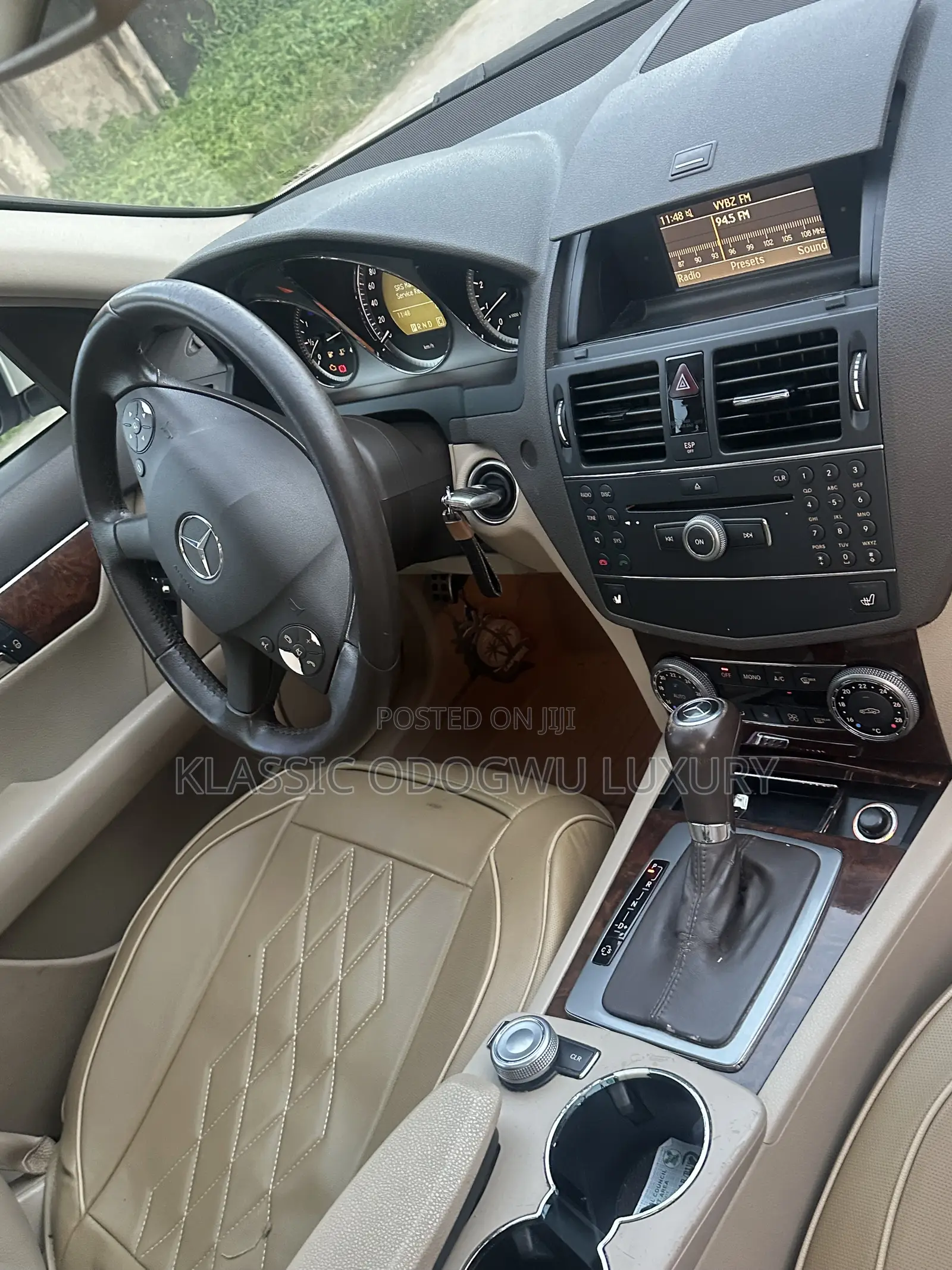 Mercedes-Benz C300 Luxury Sedan AWD (3.0L 6cyl 7A) 2009 White