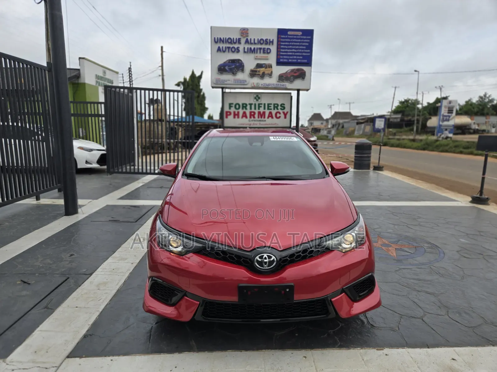 Toyota Corolla SE 4dr Sedan (1.8L 4cyl CVT) 2017 Red