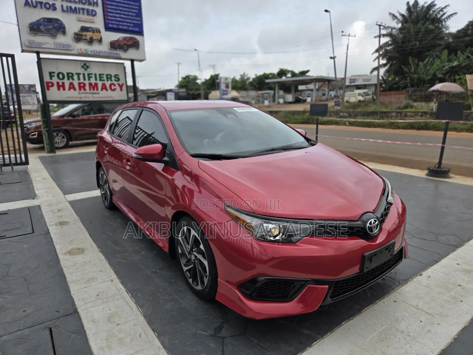 Toyota Corolla SE 4dr Sedan (1.8L 4cyl CVT) 2017 Red