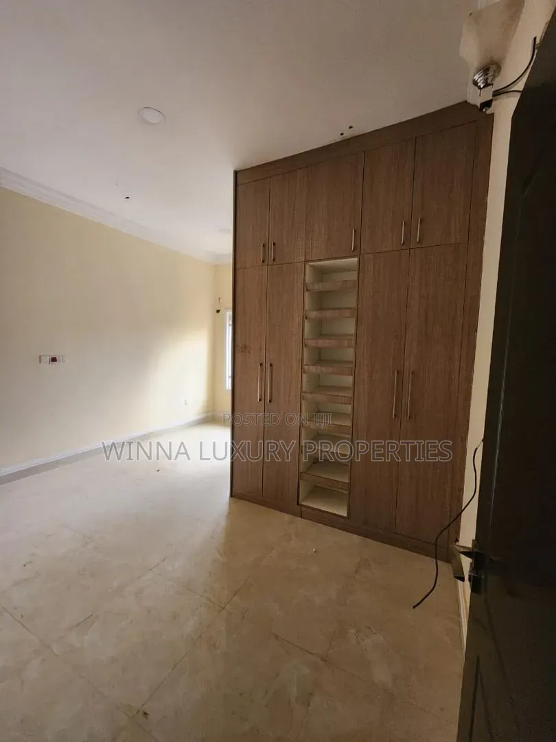 3bdrm Apartment in Paradise Estate, Life Camp for rent