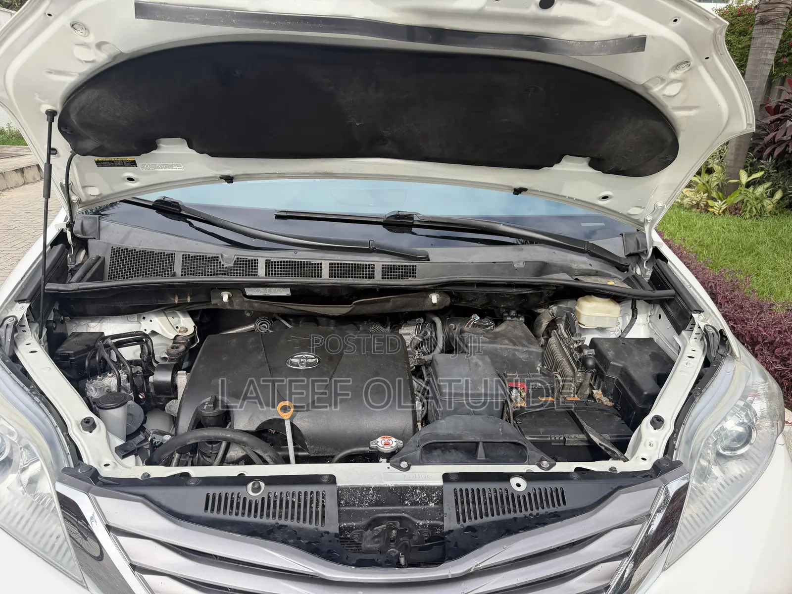Toyota Sienna XLE Premium 7 Passenger (3.5L 6cyl 8A) 2017 White