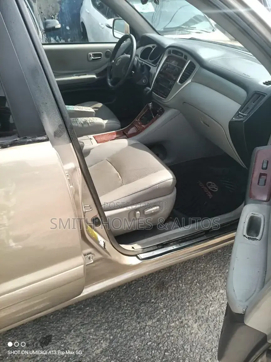 Toyota Highlander 2006 Gold