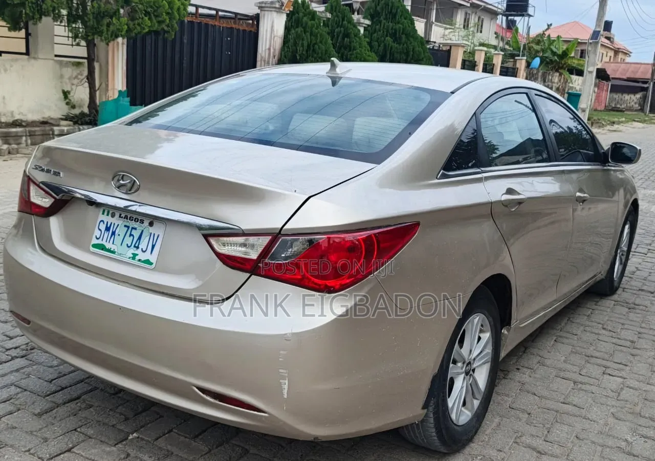 Hyundai Sonata 2013 Gold