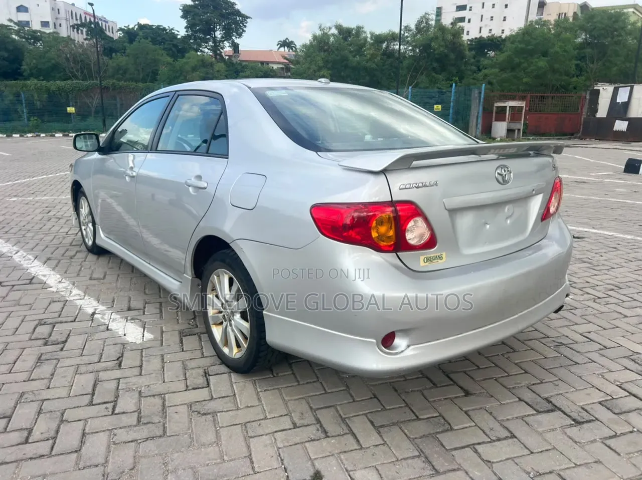 Toyota Corolla 2010 Silver