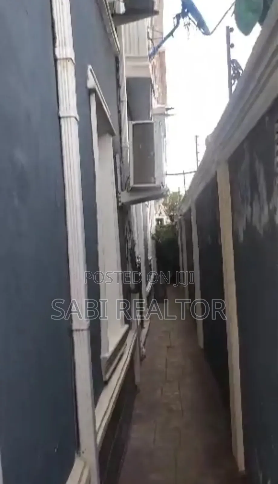 Furnished 6bdrm Duplex in Onjmaba Eatate, Igando / Ikotun/Igando