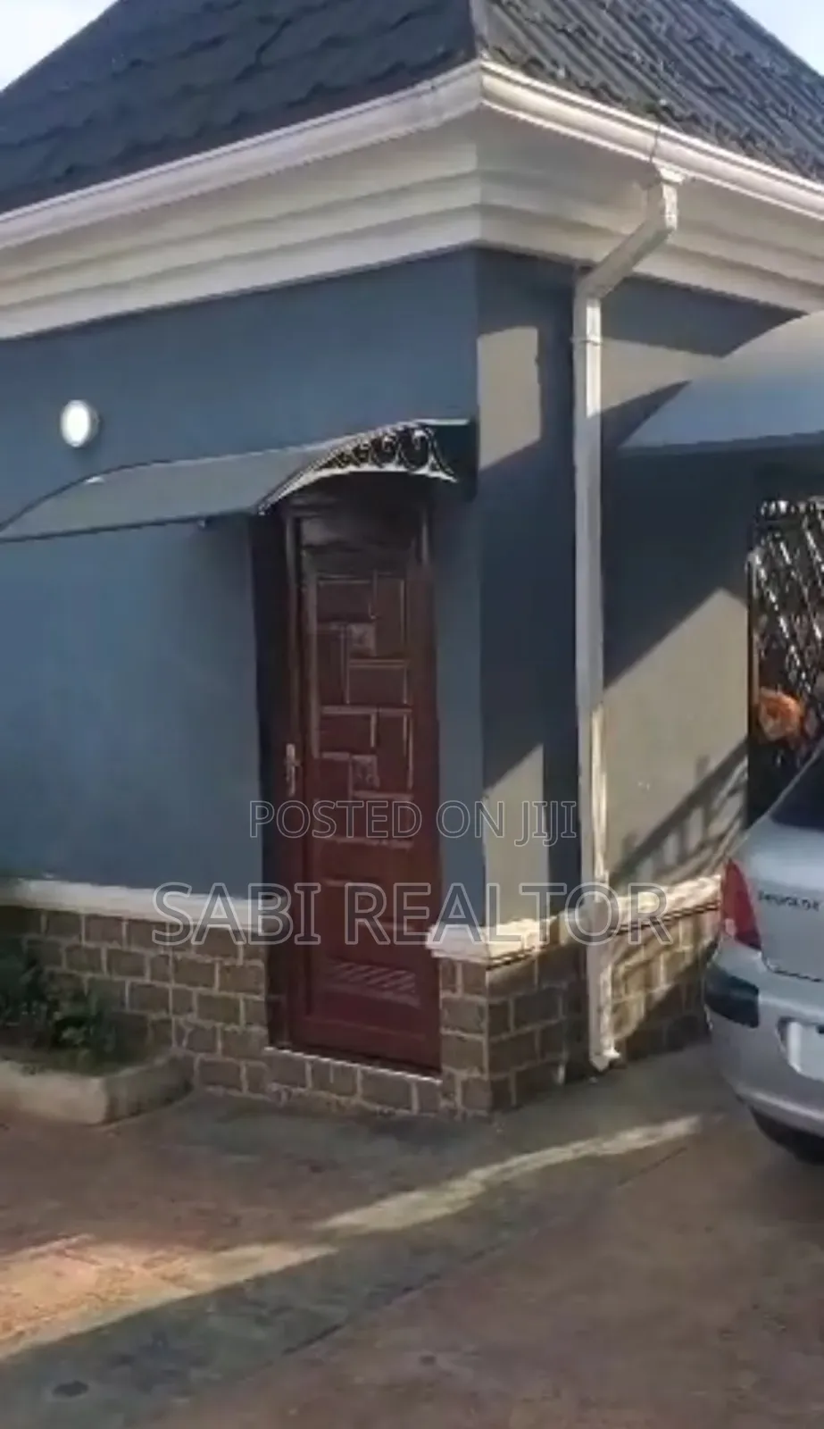 Furnished 6bdrm Duplex in Onjmaba Eatate, Igando / Ikotun/Igando